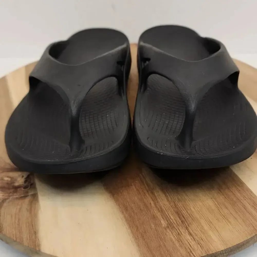 OOFOS OOriginal recovery sandals Women's Size 8